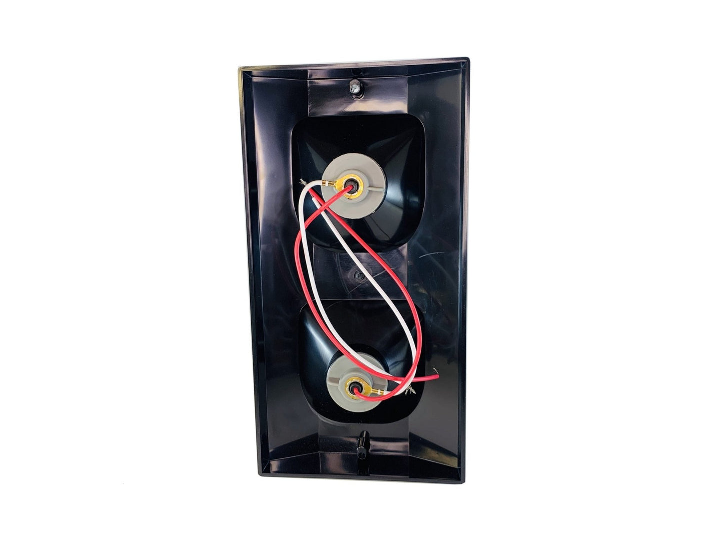 Long-lasting LED lights for warehouses and distribution centers